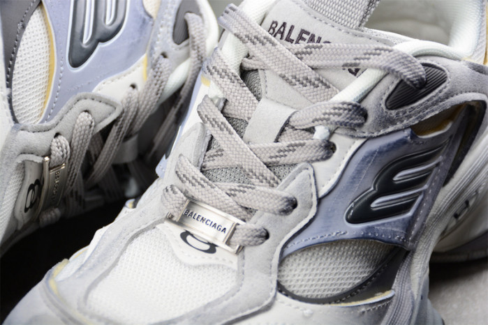SNEAKER CARGO