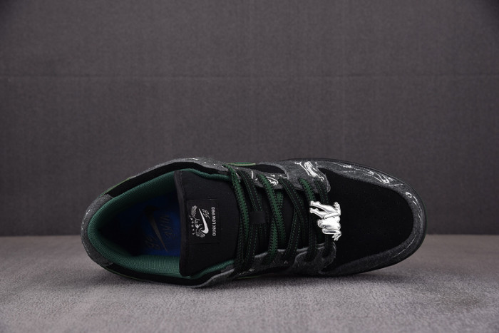 Nike SB Dunk Low There Skateboards HF7743-001