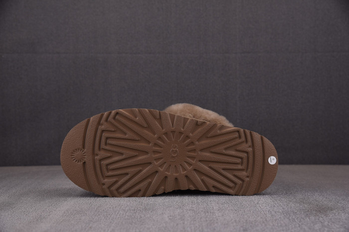 UGG SANDALS 1