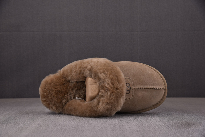 UGG SANDALS 5