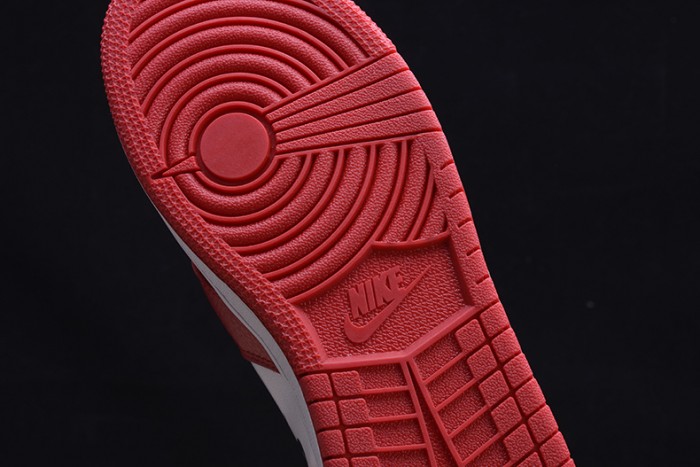 The Air Jordan 1 Rebel “Chicago” red AT4151-100