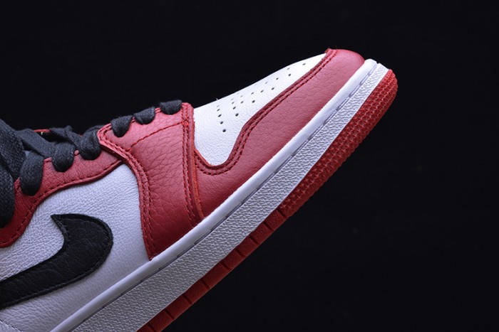 The Air Jordan 1 Rebel “Chicago” red AT4151-100