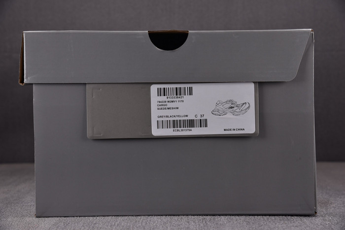SNEAKER CARGO