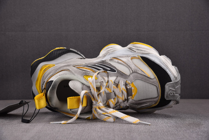 SNEAKER CARGO