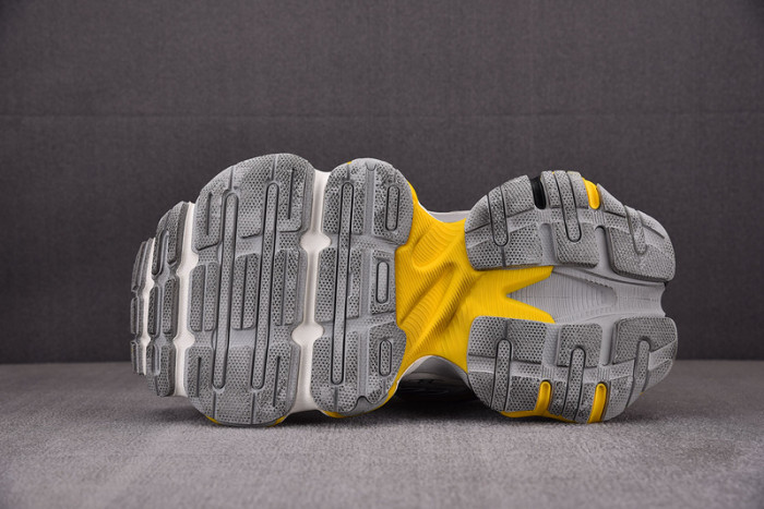 SNEAKER CARGO