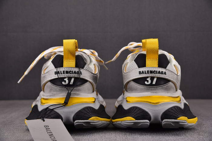 SNEAKER CARGO