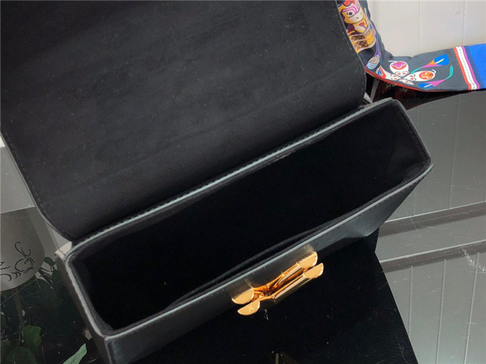 L&V BAG33