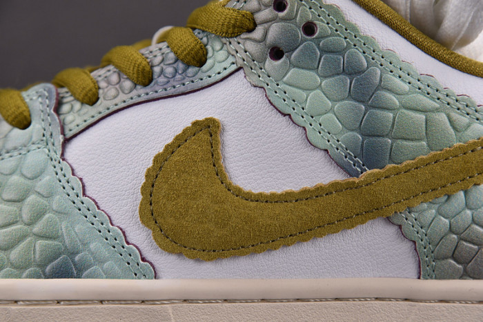Nike SB Dunk Low Alexis Sablone Chameleon HJ3386-300