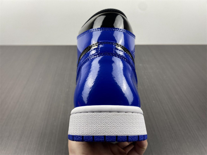 AIR JORDAN 1 HIGH OG 