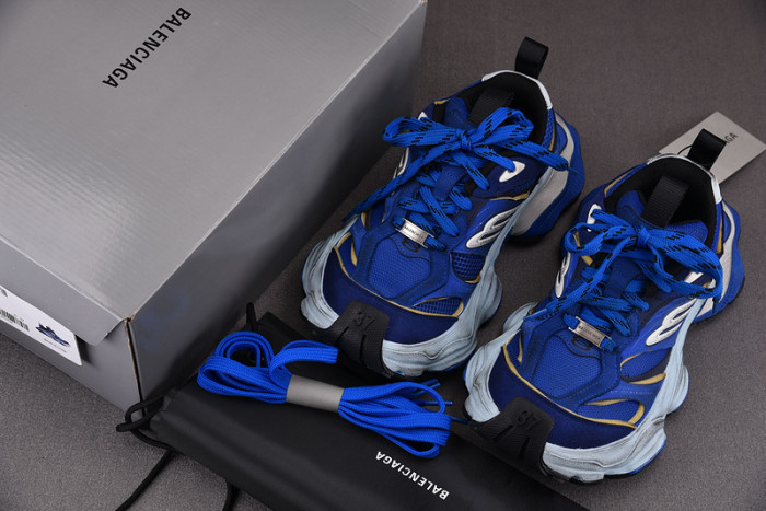 SNEAKER CARGO