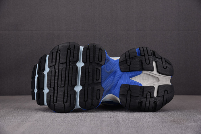SNEAKER CARGO