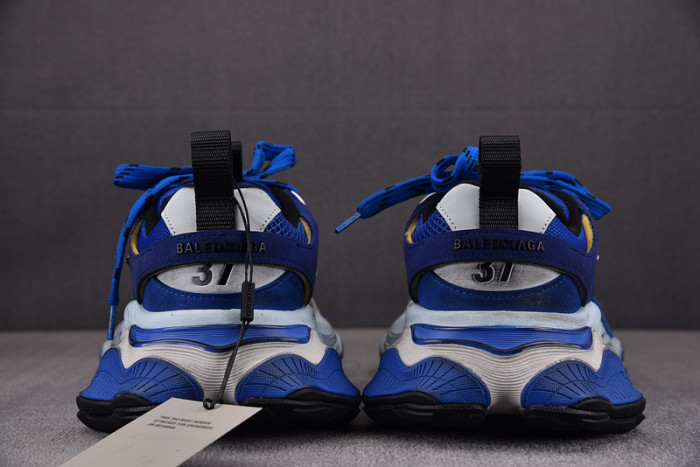 SNEAKER CARGO