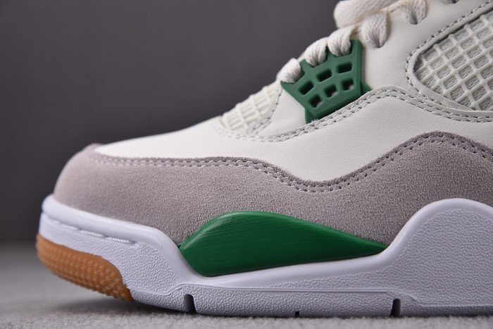 AIR JORDAN 4 RETRO SB PINE GREEN DR5415-103