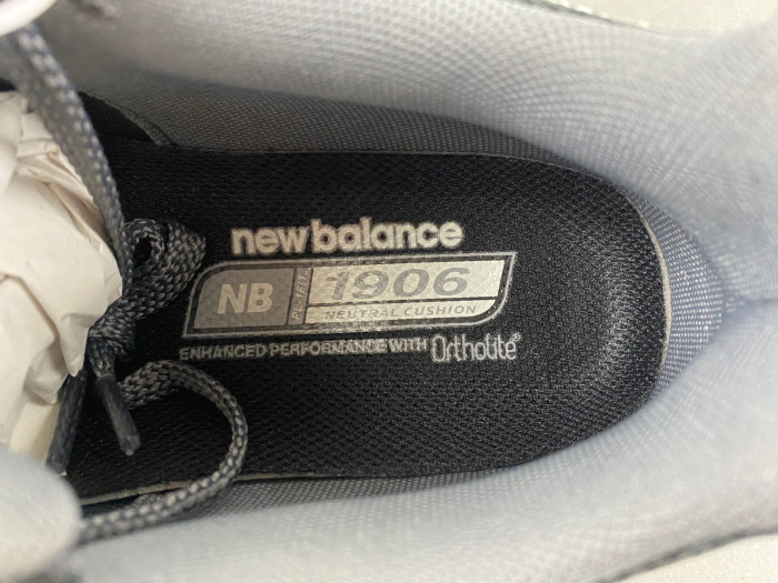 NEW BALANCE 1906R NB000040