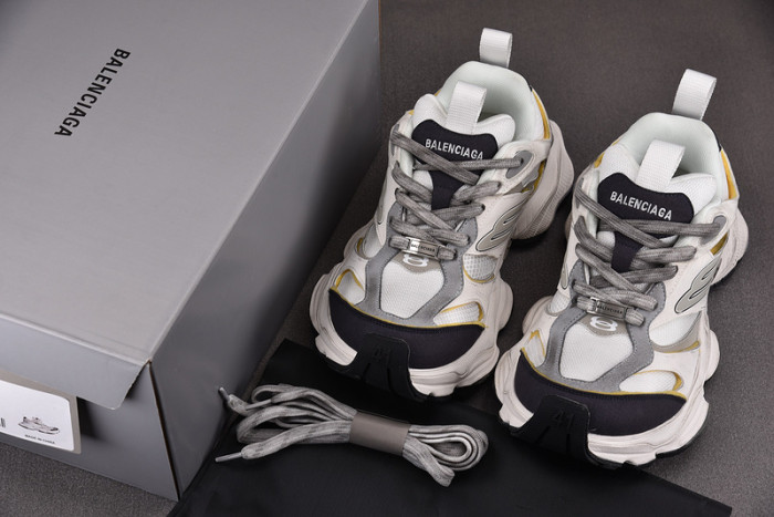 SNEAKER CARGO