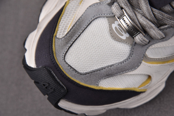 SNEAKER CARGO