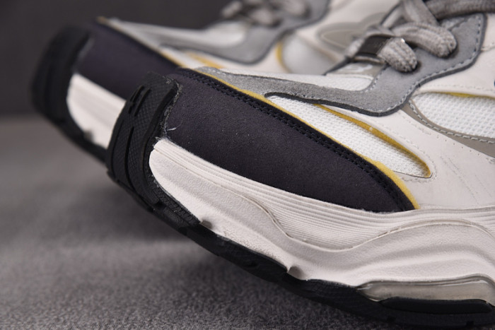 SNEAKER CARGO