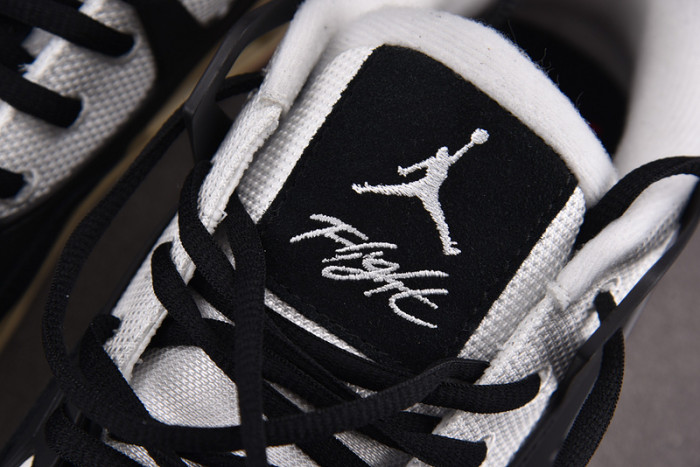 Air Jordan 4 RM 