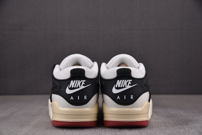 Air Jordan 4 RM 