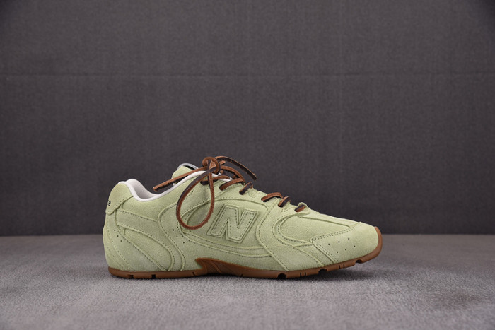 New Balance x MIU MIU NB530 NB000049