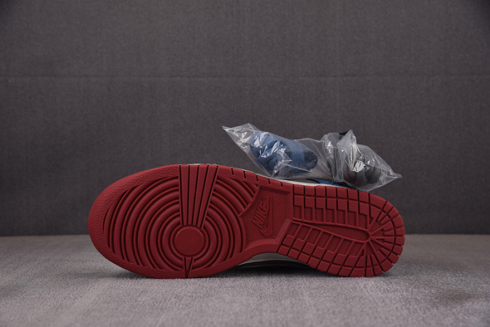 Nike SB Dunk Low 