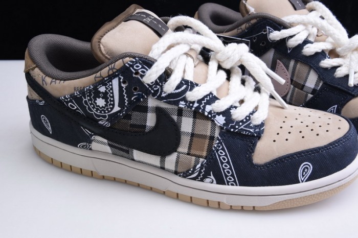 Travis Scott x Nike SB Dunk Low  CT5053-001