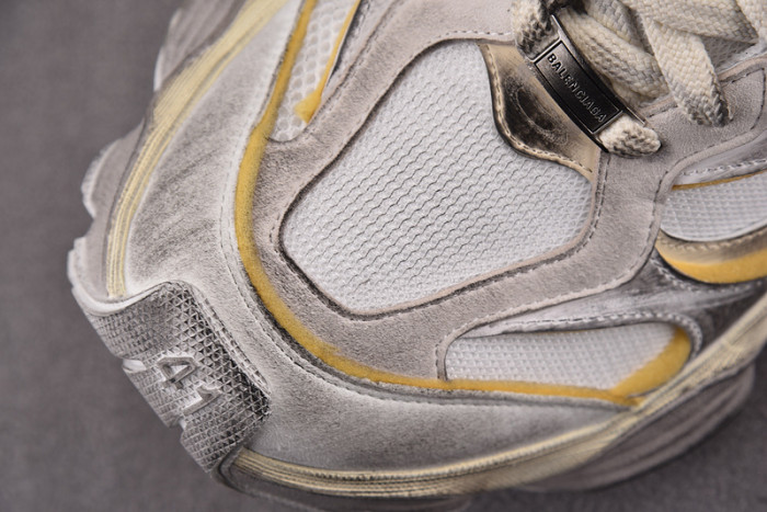 SNEAKER CARGO