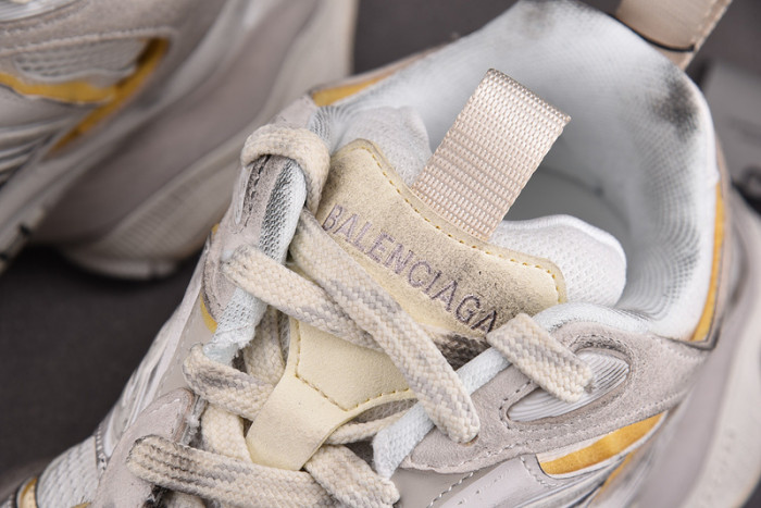 SNEAKER CARGO