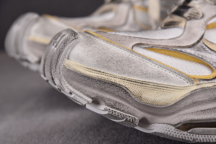 SNEAKER CARGO