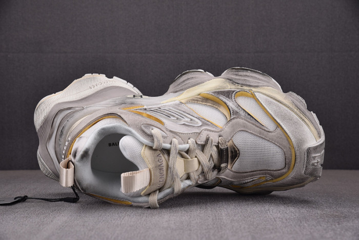 SNEAKER CARGO