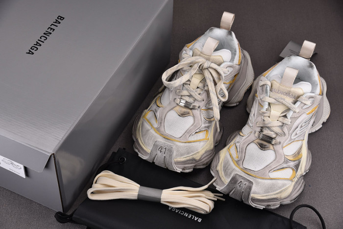 SNEAKER CARGO