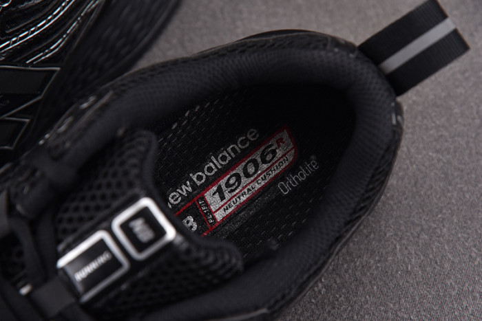 NEW BALANCE 1906R NB000038