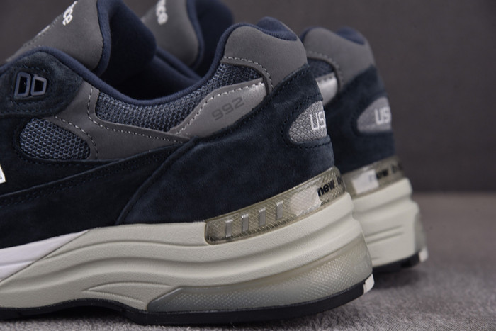 NEW BALANCE 992 NB000036