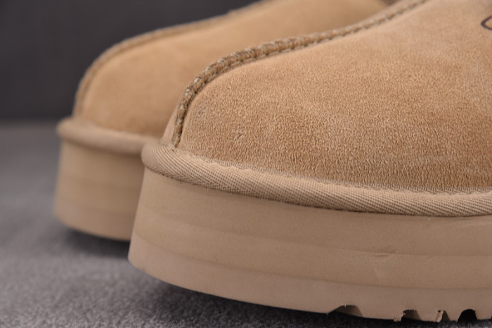UGG SANDALS 8