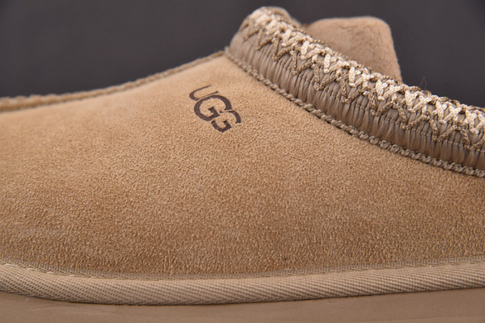 UGG SANDALS 8