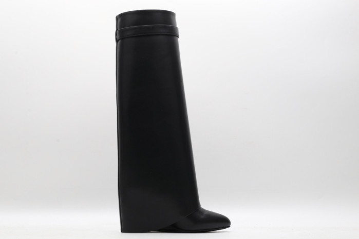 GIVENCHY LEATHER BOOTS GC000005