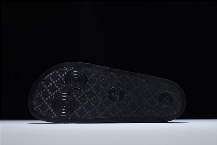 Gucc* Sandal3