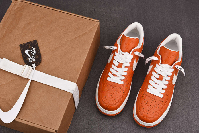 NIKE LOW AIR FORCE 1 X orange