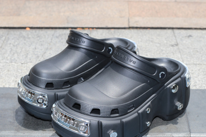 Balenciag* Sandal 26