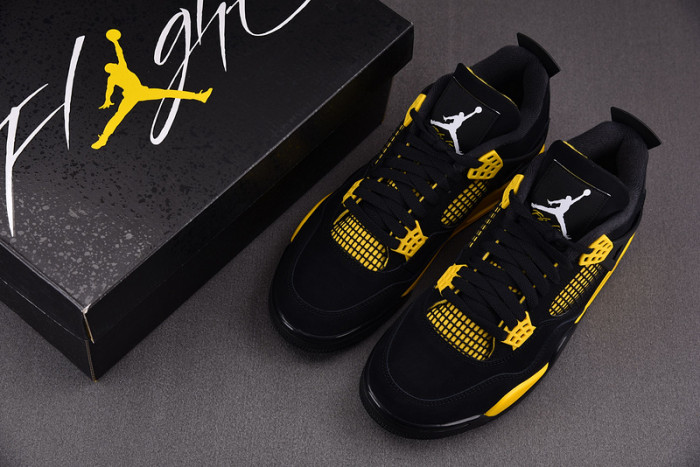 Air Jordan 4 Retro Thunder (2023)  DH6927-017