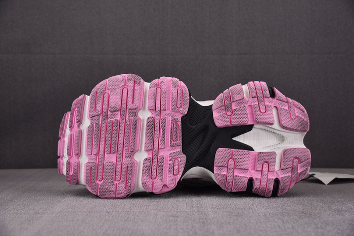 SNEAKER CARGO