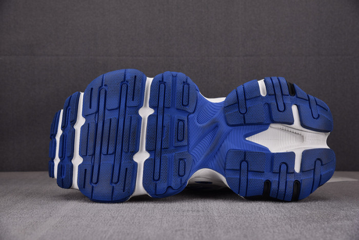 SNEAKER CARGO