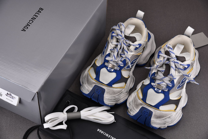 SNEAKER CARGO