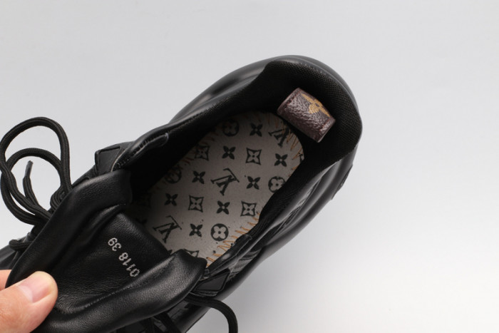LV snekaers  L000001