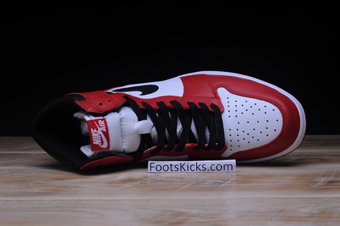 Air Jordan 1 Retro High OG Chicago Red 555088-101